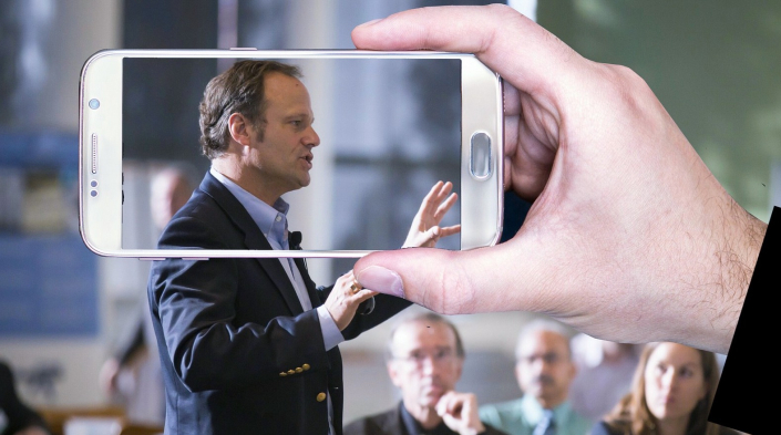 Video Aufnahme Smartphone_2 Videoaufnahme mit dem Smartphone bei einer Konferenz